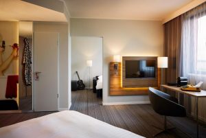 Edinburgh Airport Moxy Hotel