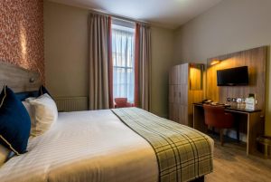Cairn Hotel